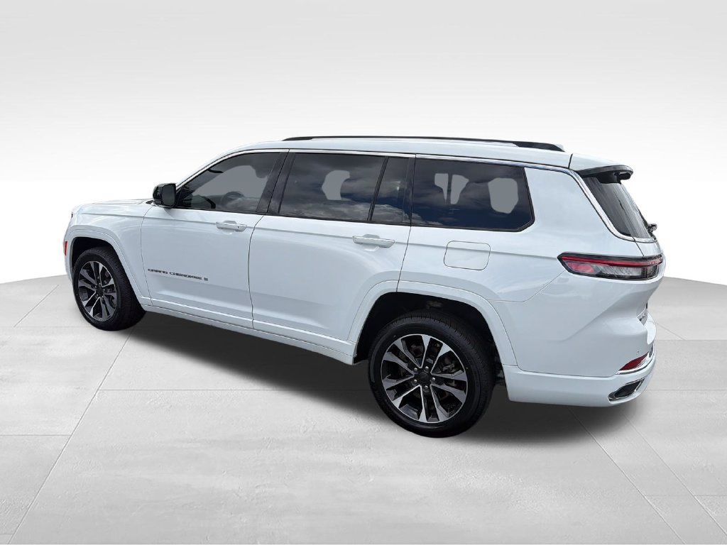 Used 2021 Jeep Grand Cherokee L Overland w/ Advanced Protech Group III AWD/4WD image 3