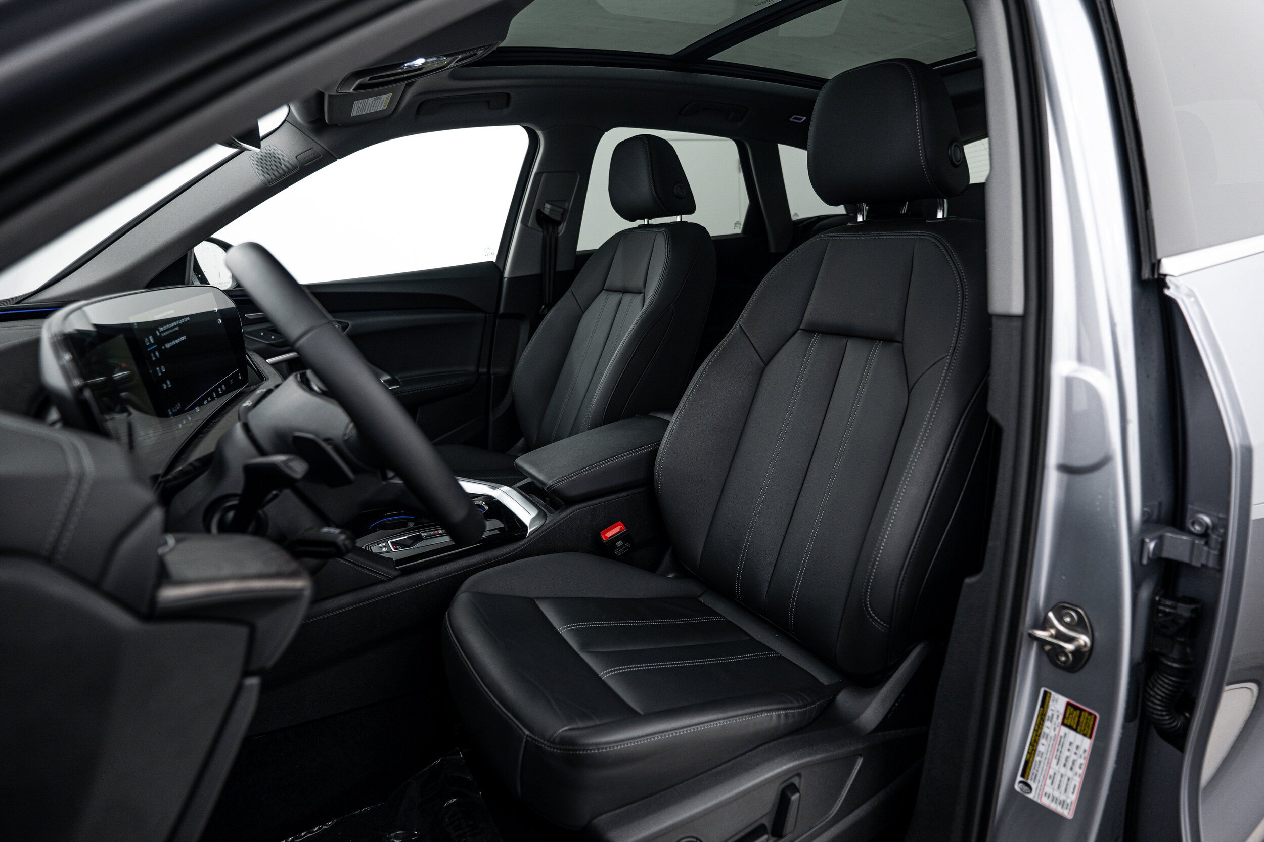 Used 2025 Audi Q5 Premium Plus w/ Premium Plus AWD/4WD image 15