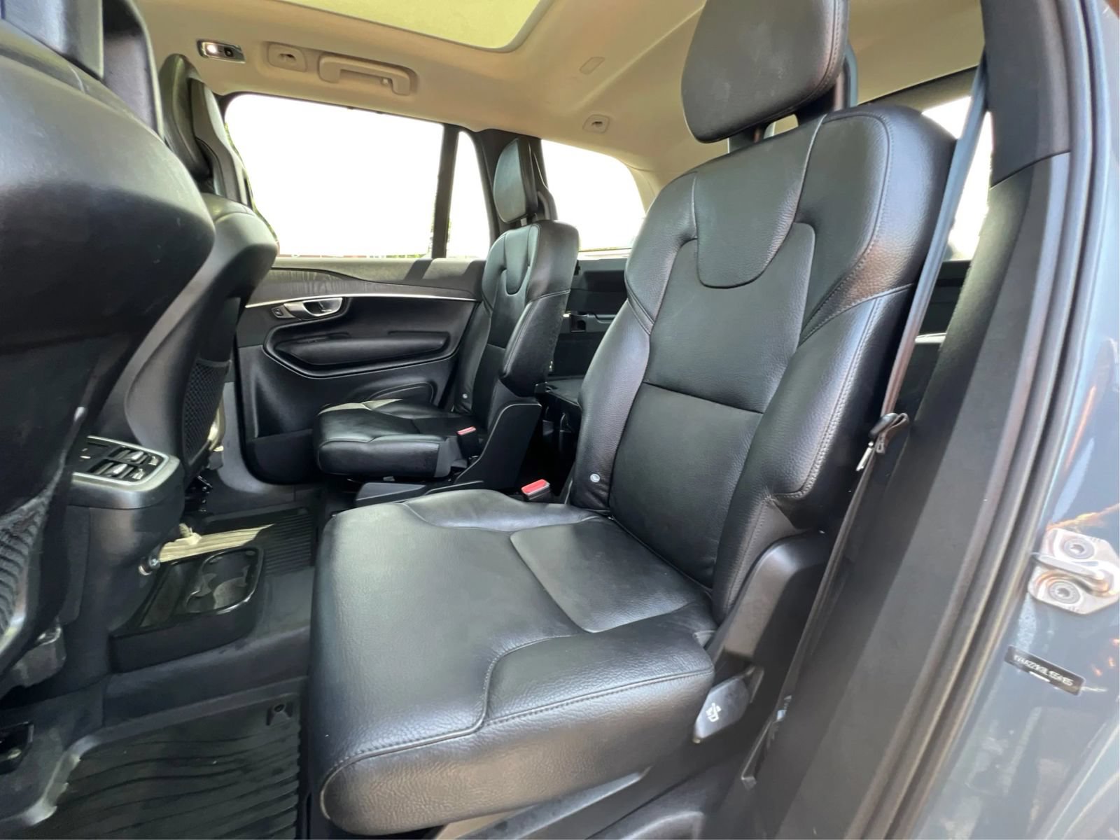 Used 2020 Volvo XC90 T6 Momentum w/ Protection Package Premier AWD/4WD image 17