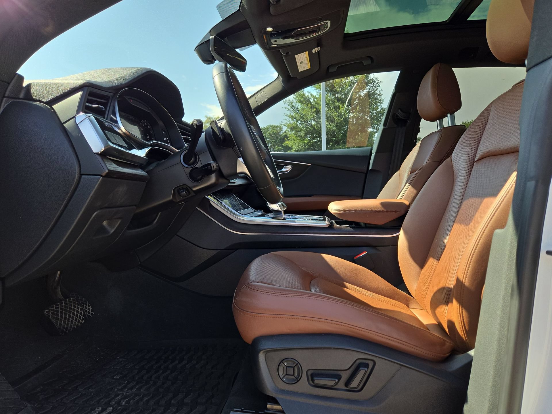 Used 2022 Audi Q8 Premium Plus AWD/4WD image 16