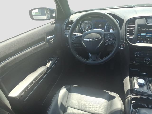 Used 2022 Chrysler 300 S w/ Comfort Group RWD image 14