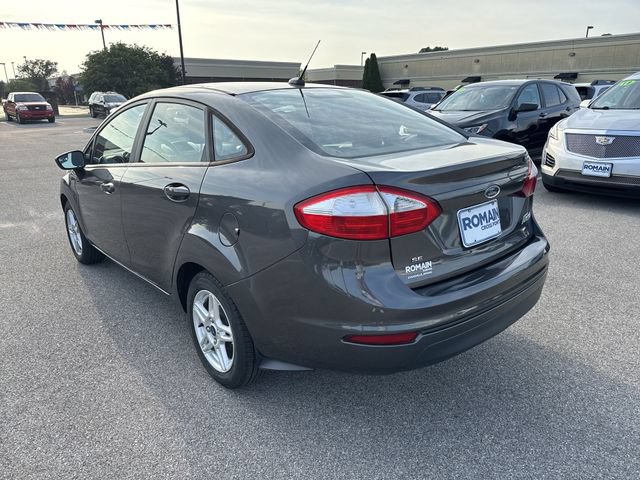 Used 2017 Ford Fiesta SE FWD image 4