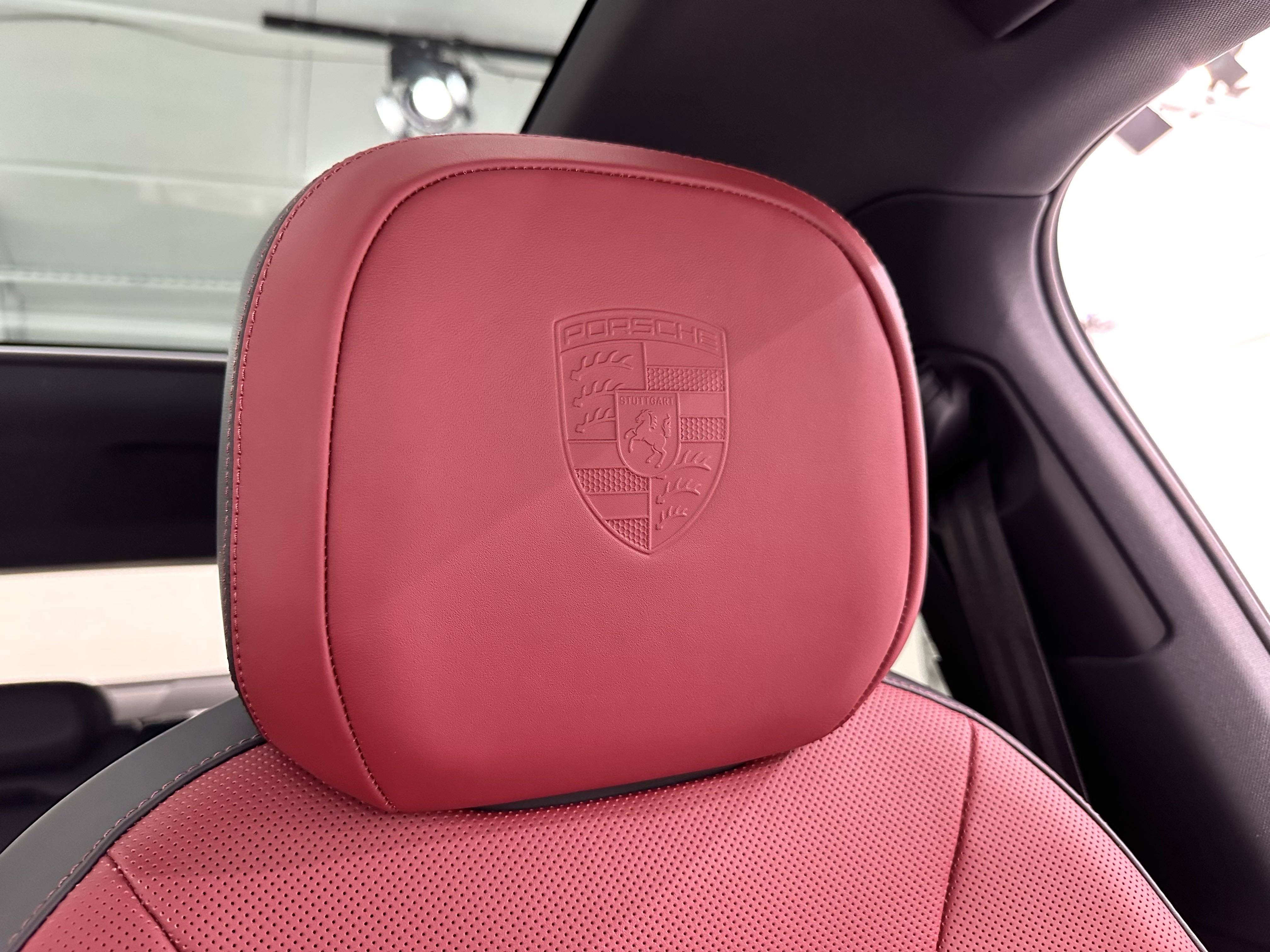 Certified 2025 Porsche Cayenne E-Hybrid image 34