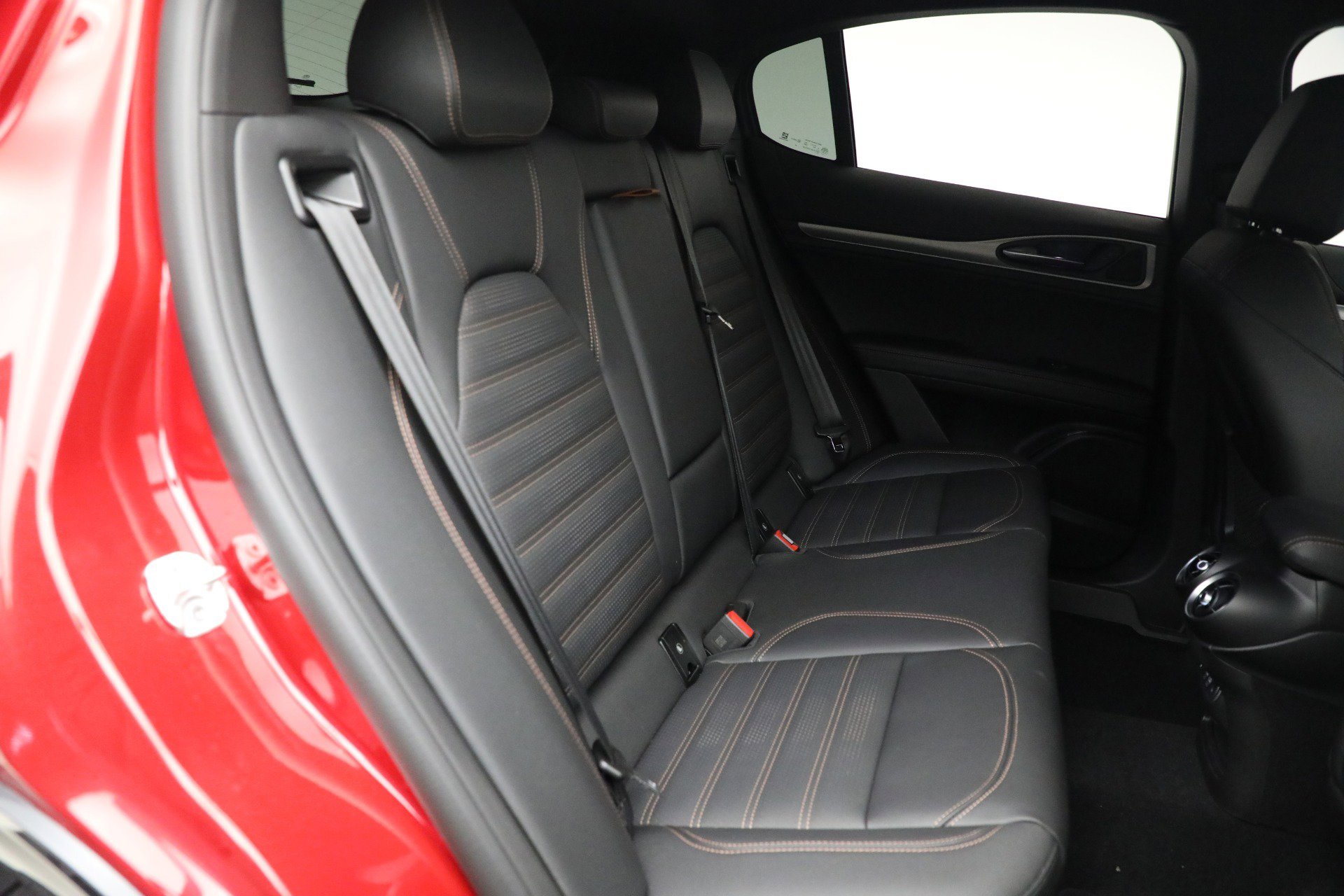New 2025 Alfa Romeo Stelvio Sprint image 18