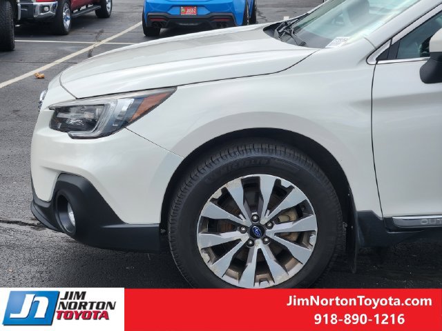 Used 2018 Subaru Outback 3.6R Touring AWD/4WD image 8