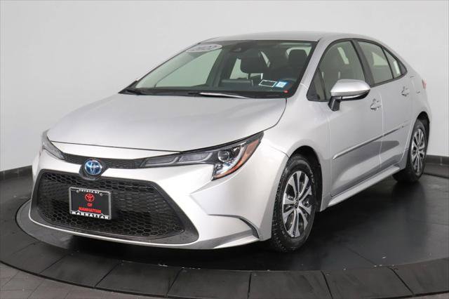 Certified 2022 Toyota Corolla LE image 1