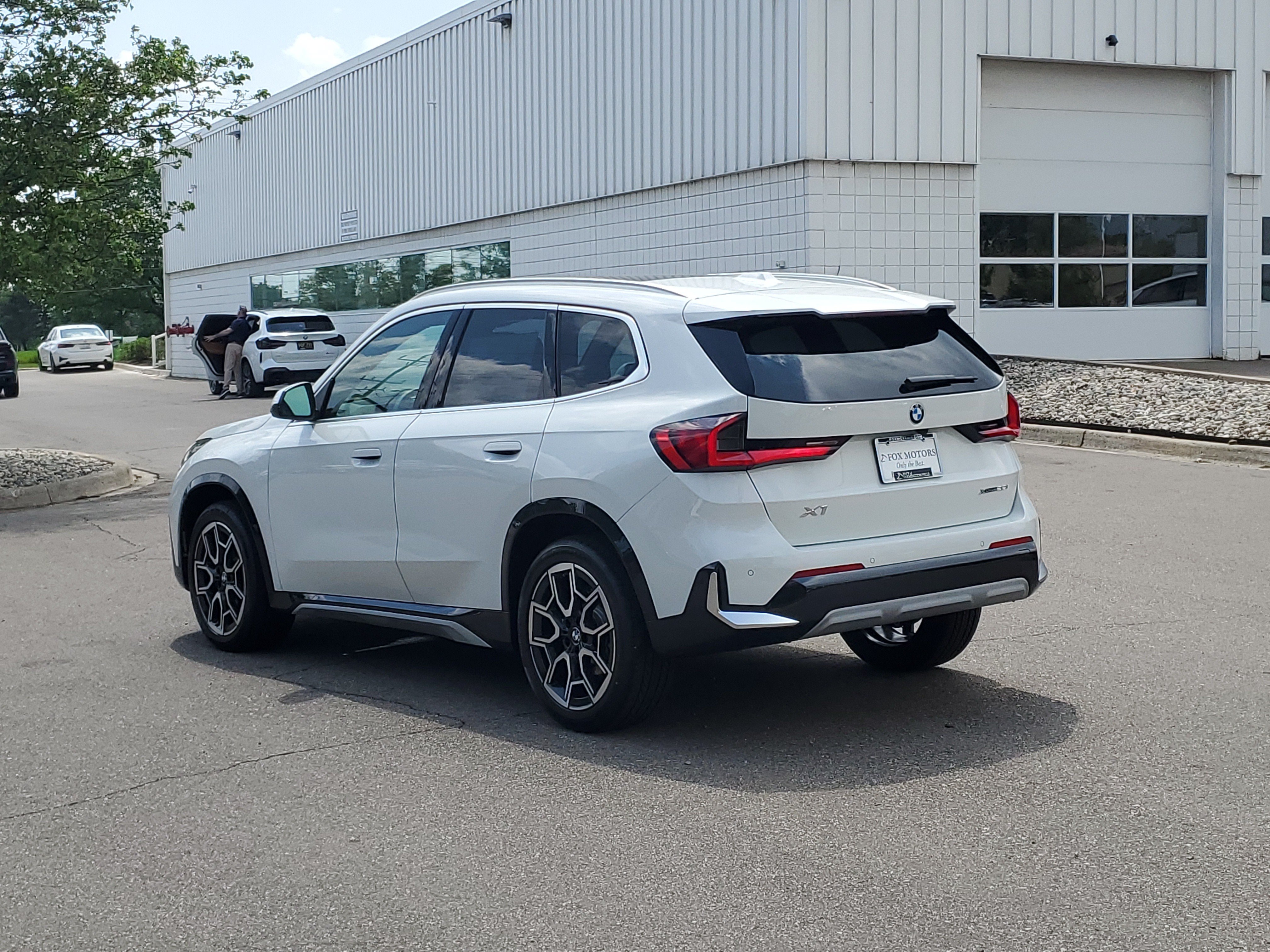 New 2026 BMW X1 xDrive28i w/ Technology Package AWD/4WD image 2
