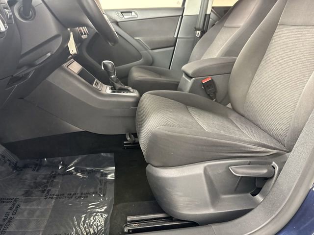 Used 2014 Volkswagen Tiguan S image 18