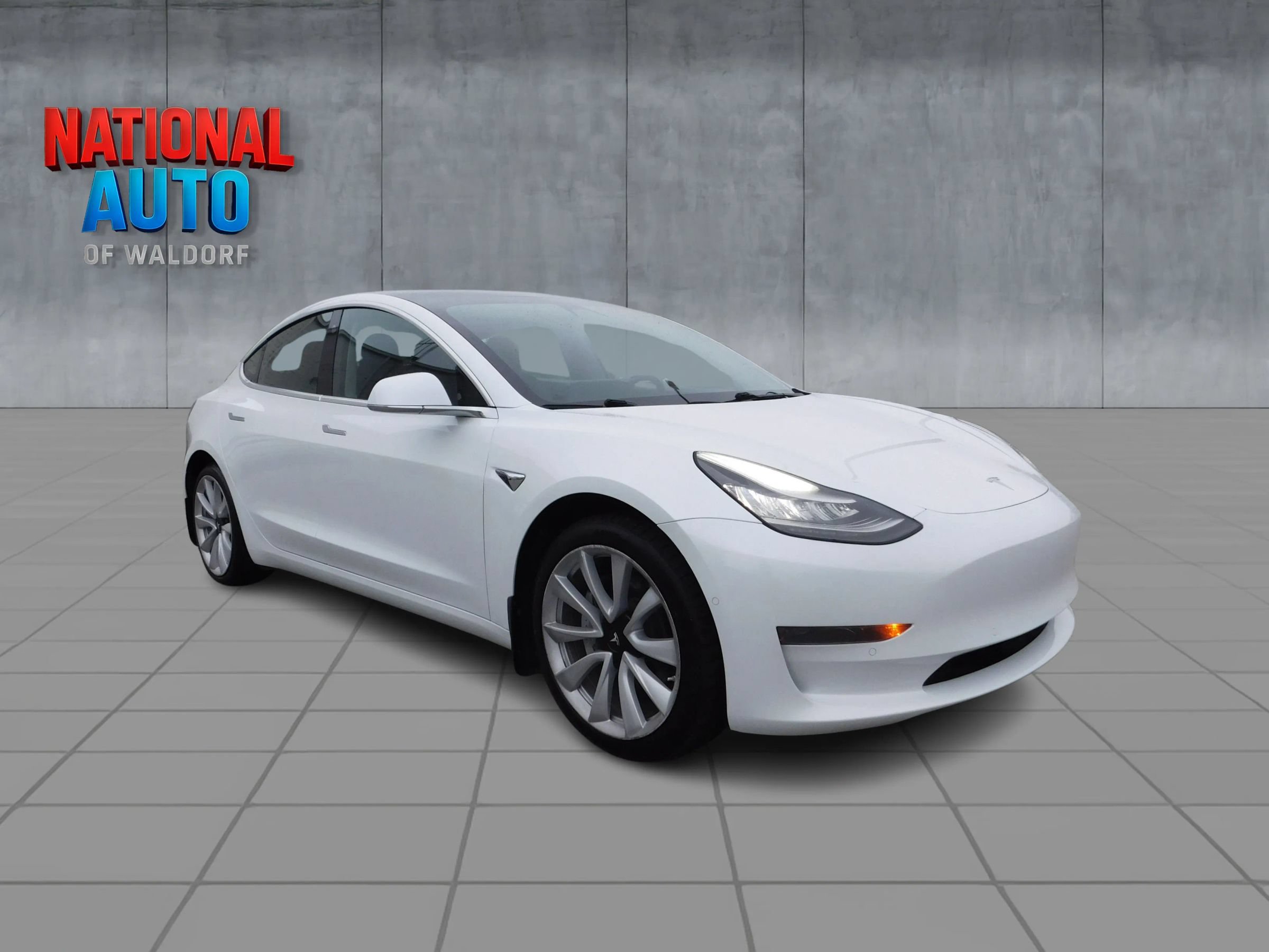 Used 2019 Tesla Model 3 Standard Range Plus RWD image 1