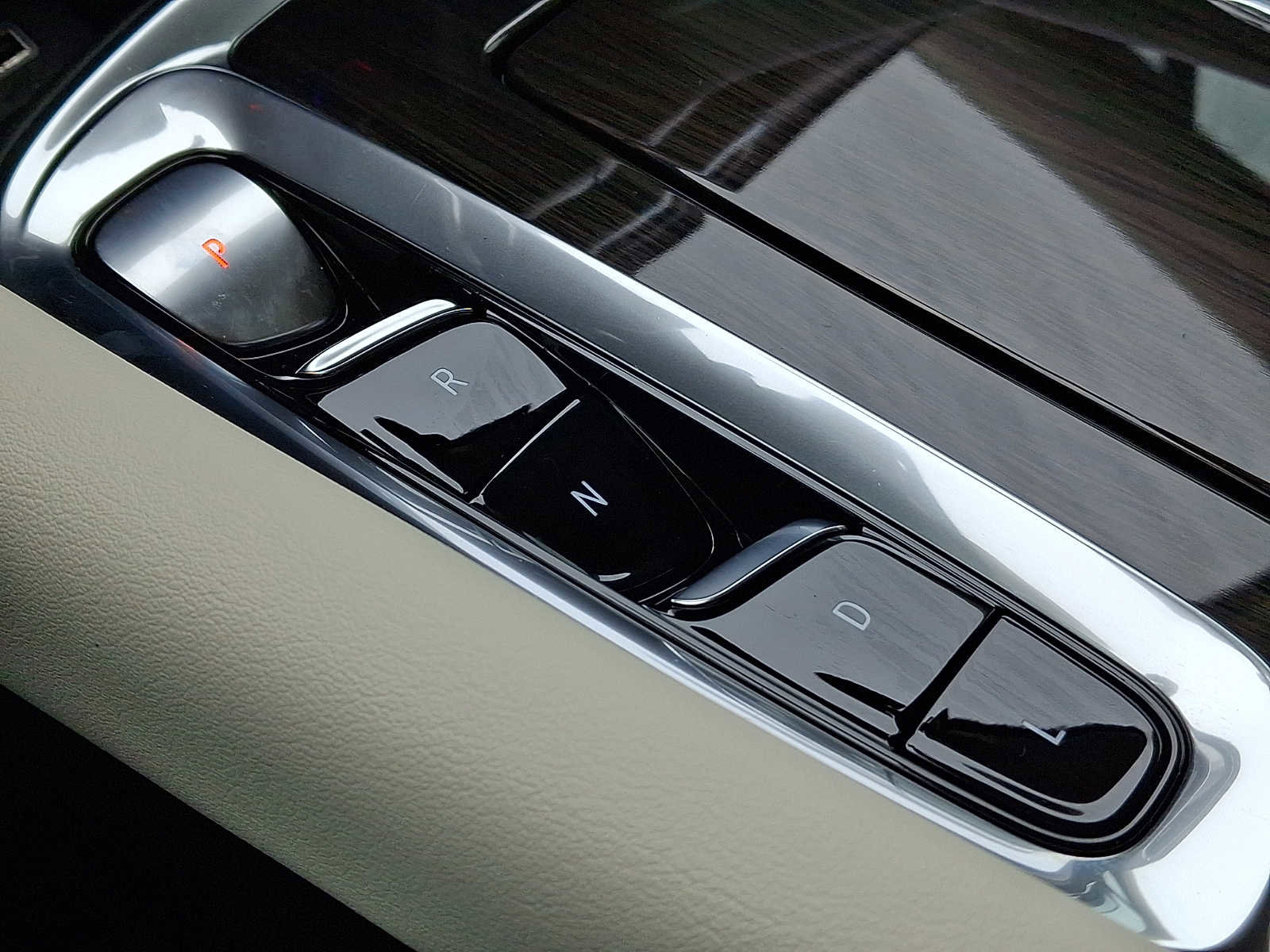 Certified 2022 Buick Enclave Premium w/ Surround and Sites Package image 18