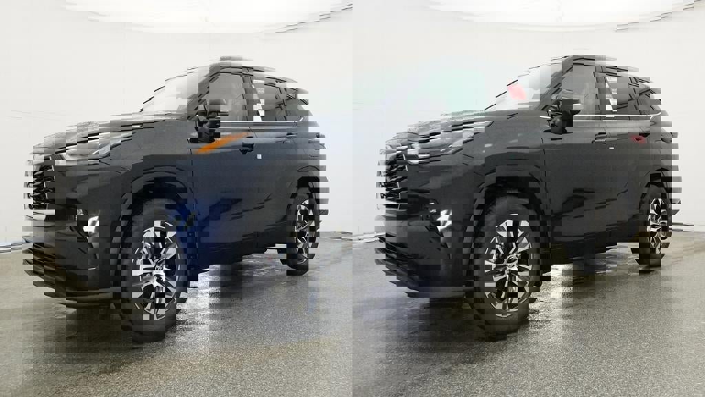 New 2026 Toyota Highlander XLE image 17