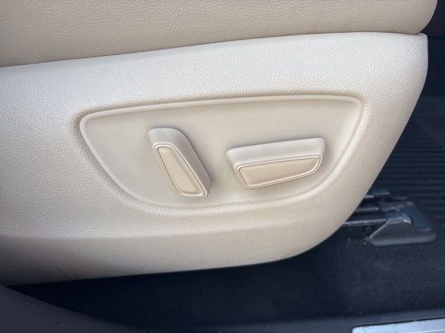 Used 2020 Toyota Highlander Limited image 14