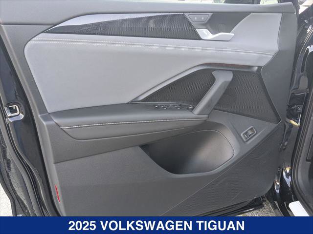 New 2025 Volkswagen Tiguan SE image 10