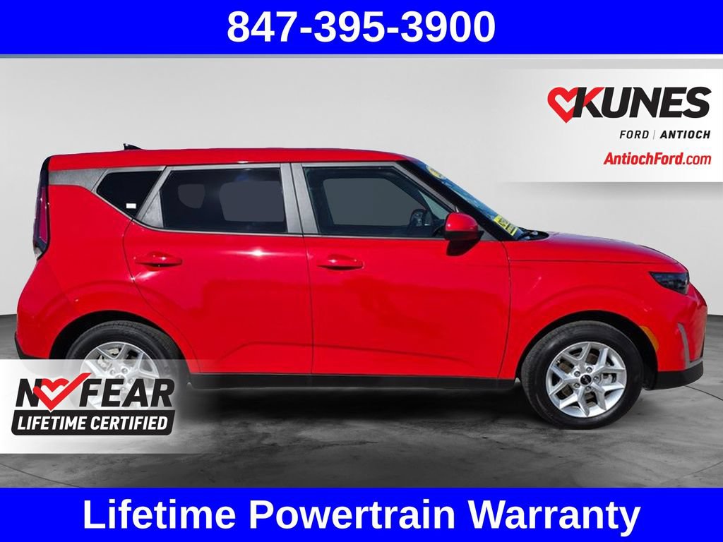 Used 2025 Kia Soul LX w/ LX Technology Package FWD image 10