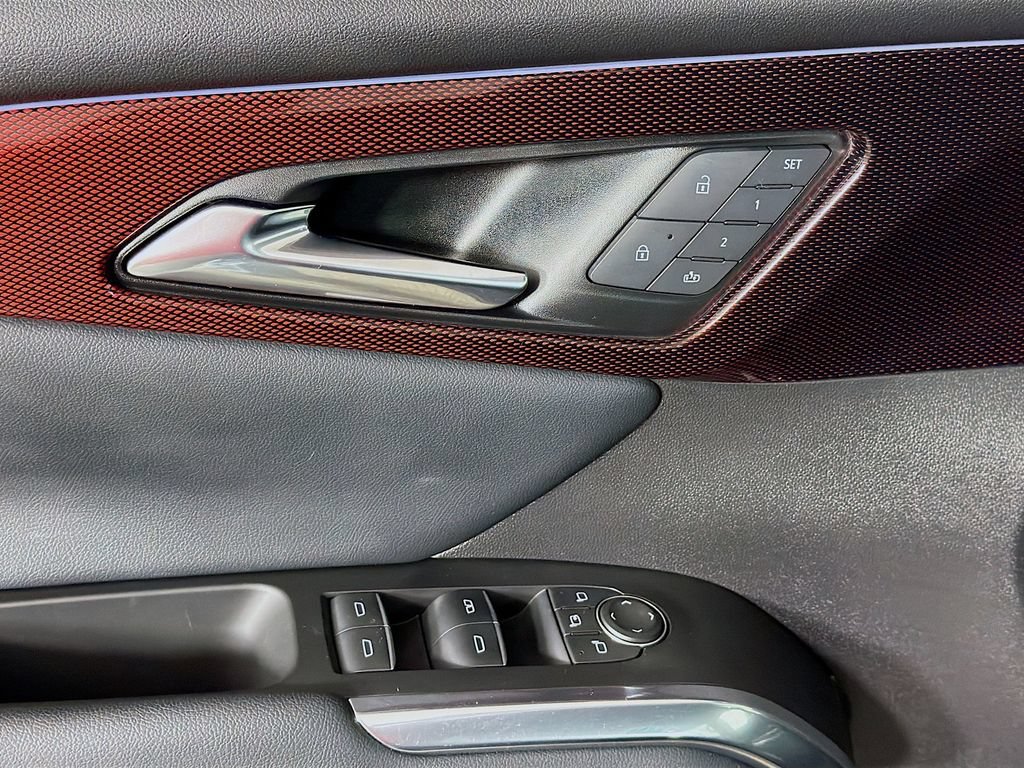 Used 2024 Chevrolet Traverse RS w/ LPO, Floor Liner Package AWD/4WD image 18
