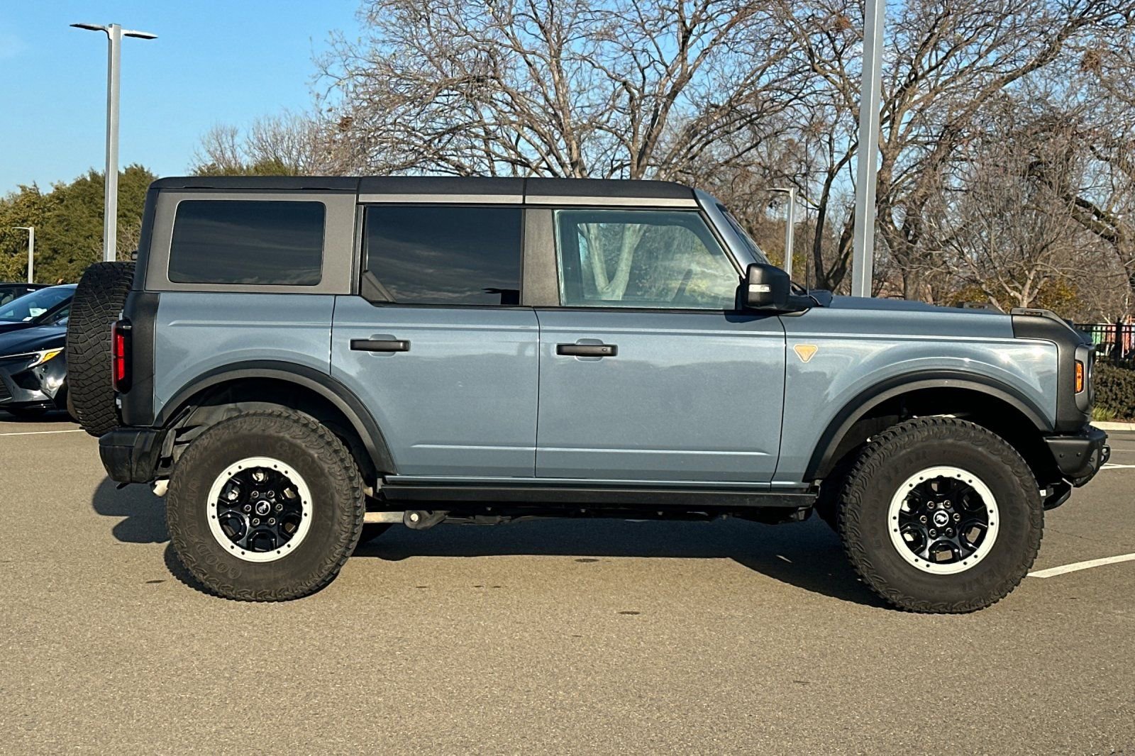 Used 2023 Ford Bronco Badlands image 3
