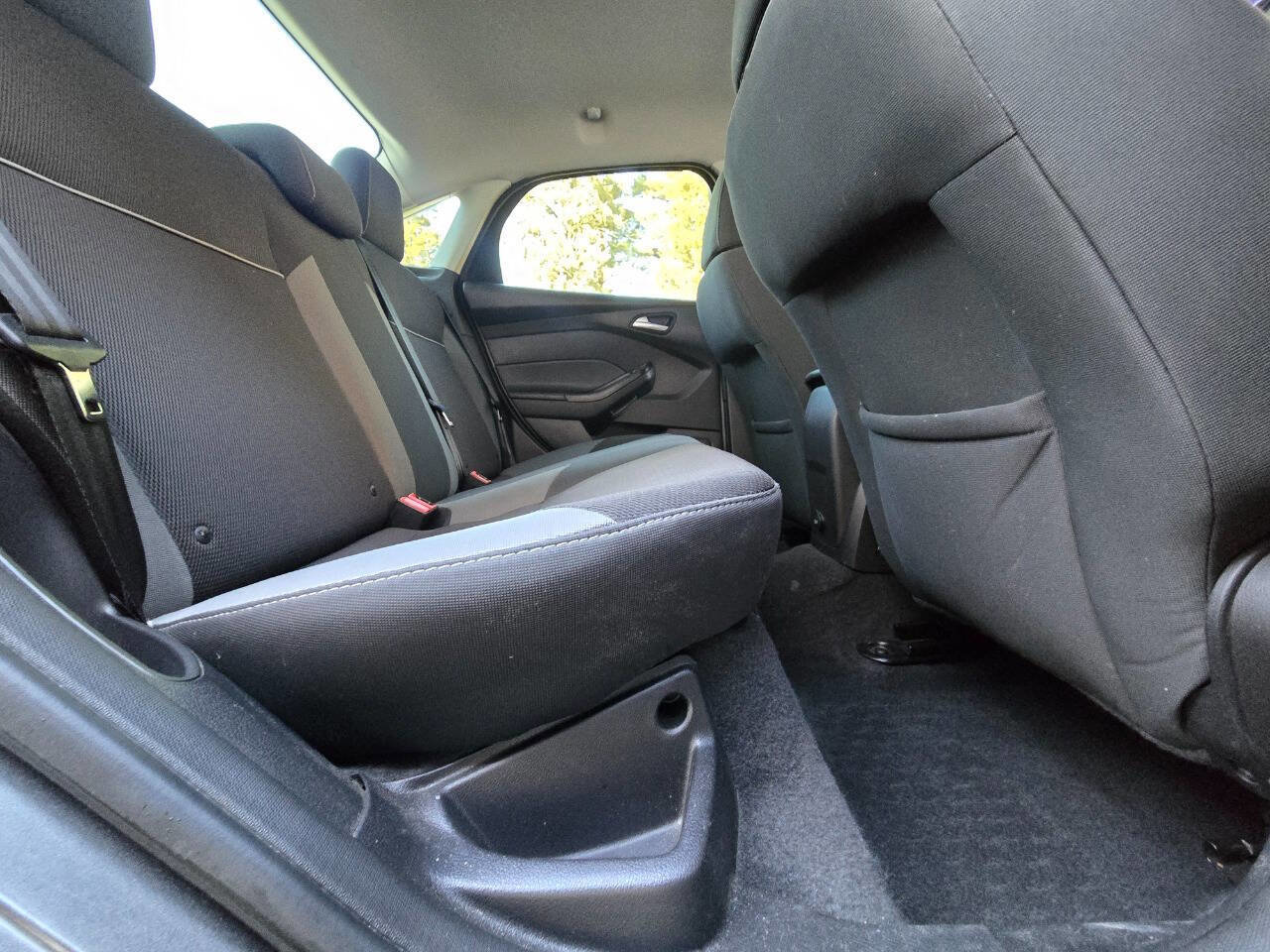 Used 2014 Ford Focus SE image 32