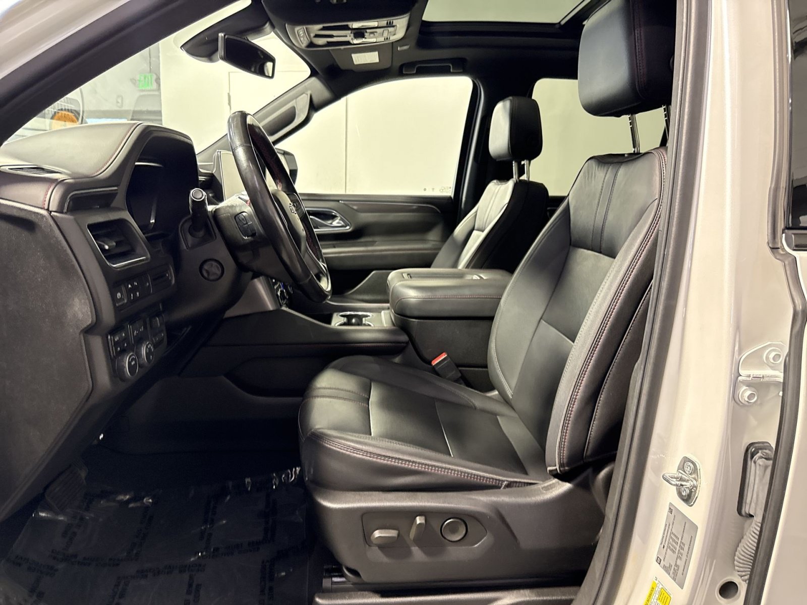Used 2022 Chevrolet Tahoe RST w/ Luxury Package AWD/4WD image 14