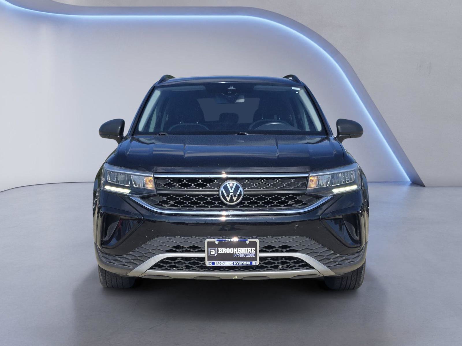 Used 2022 Volkswagen Taos S FWD image 2