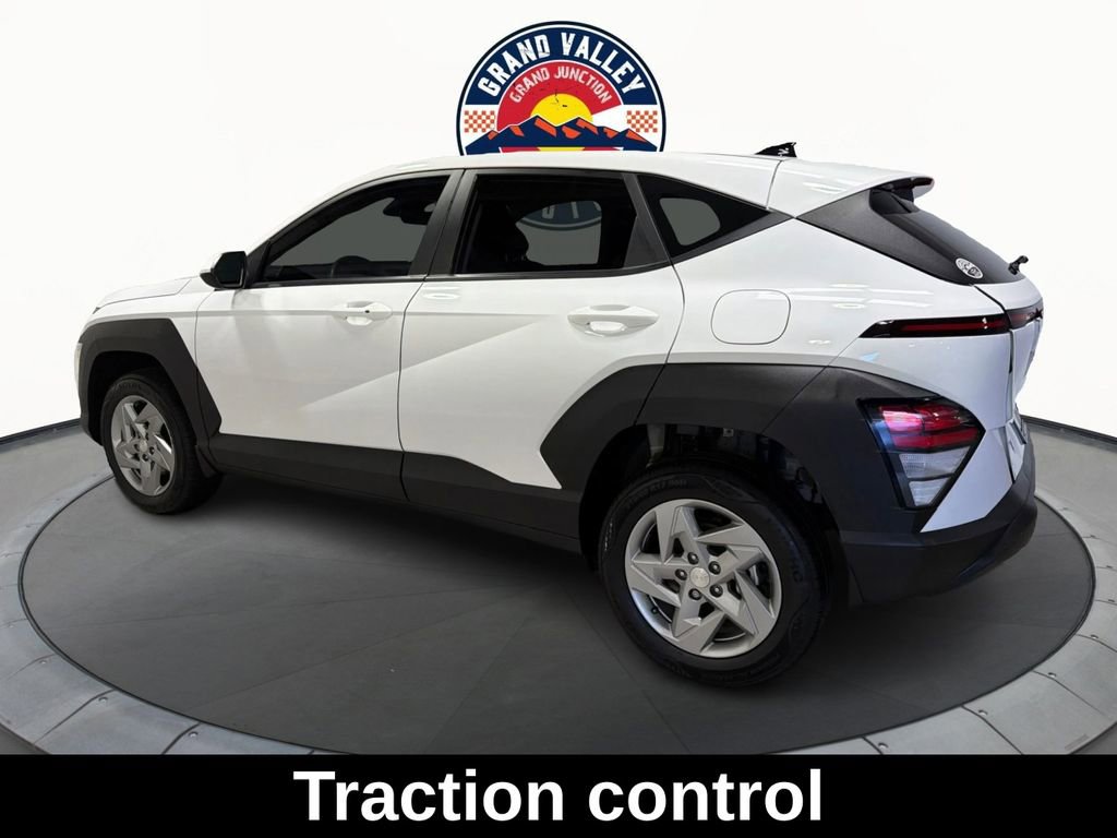 Used 2025 Hyundai Kona SE image 8