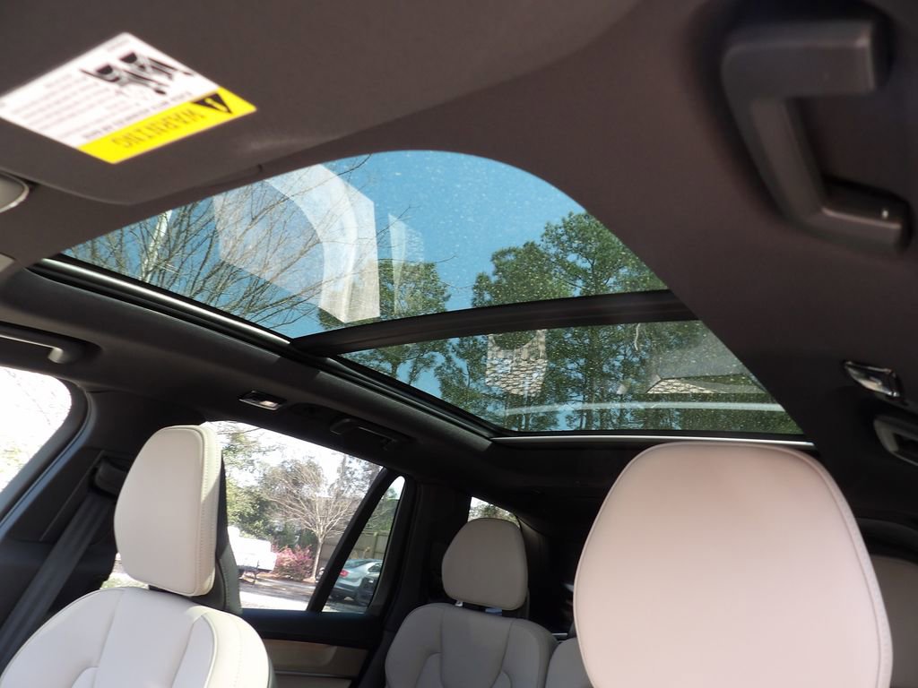 New 2026 Volvo XC90 T8 Plus AWD/4WD image 14