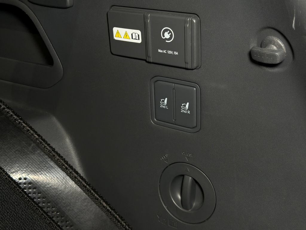 Certified 2024 Kia EV9 Wind AWD/4WD image 11