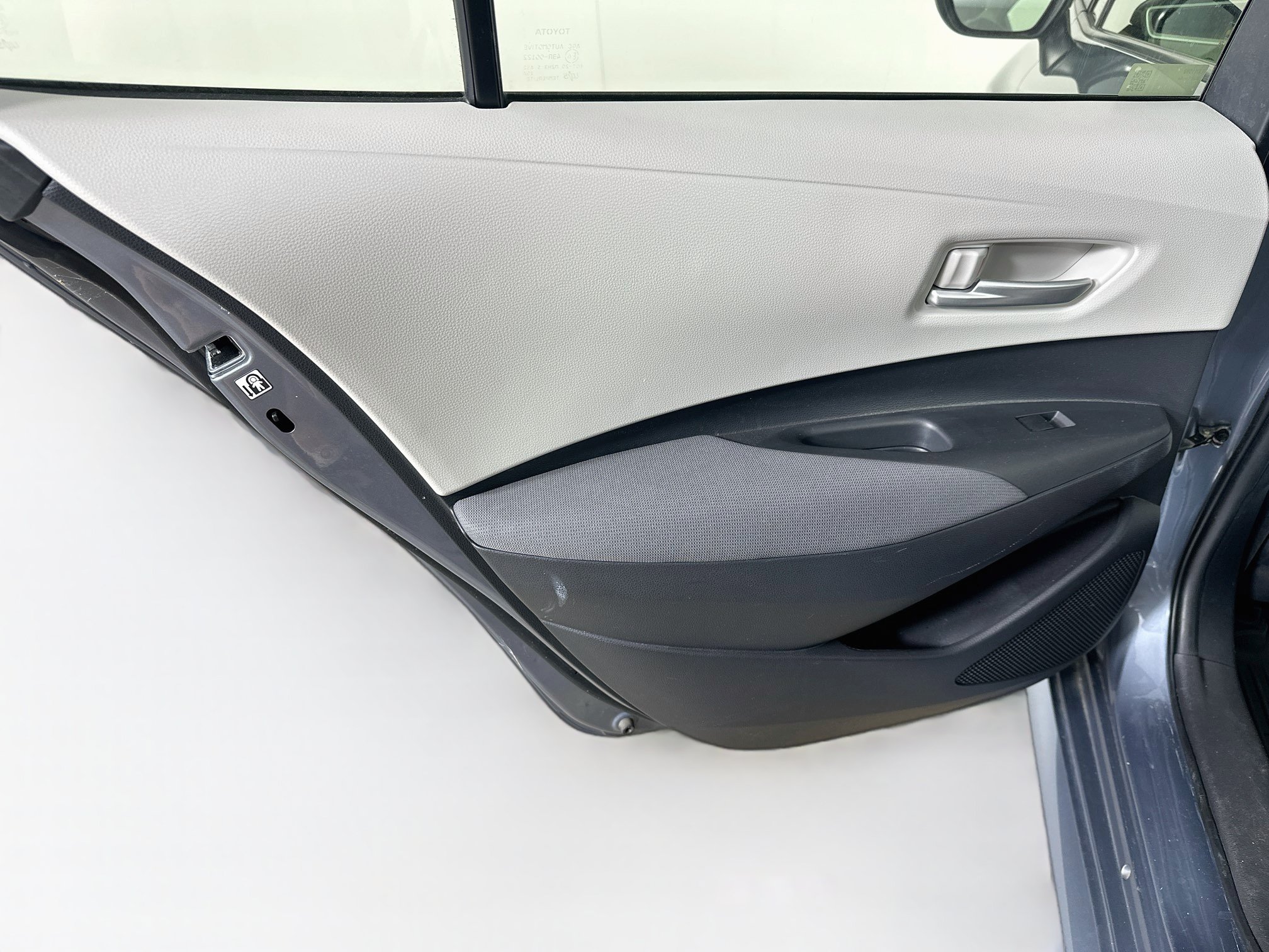Used 2020 Toyota Corolla LE FWD image 25