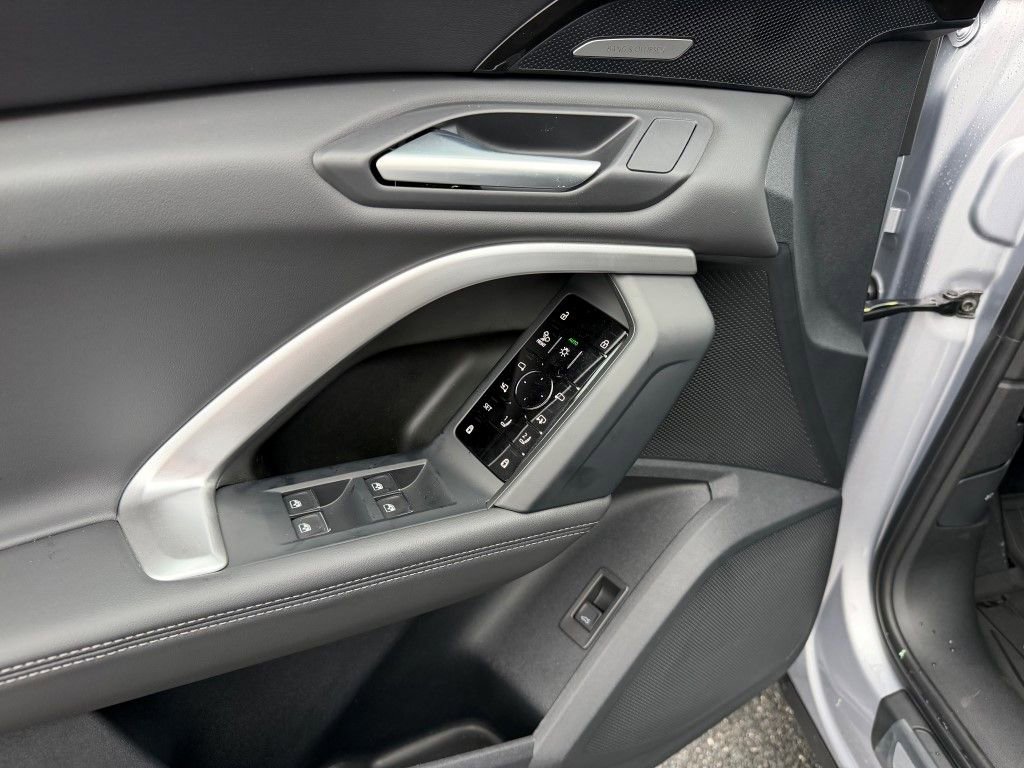 New 2025 Audi Q5 2.0T Premium Plus image 16