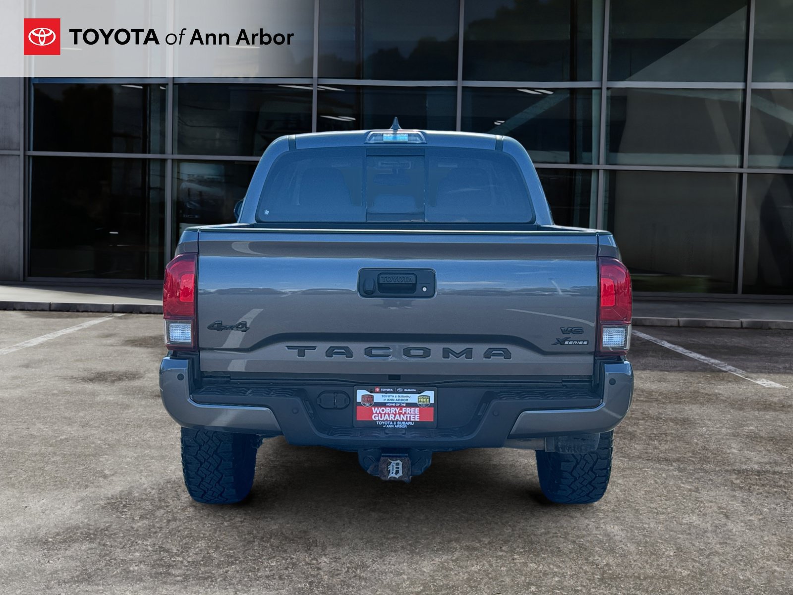 Used 2023 Toyota Tacoma SR5 AWD/4WD image 10