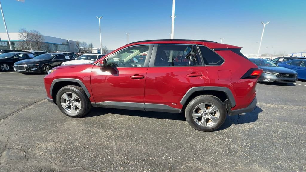 Used 2022 Toyota RAV4 XLE w/ Convenience Package image 5