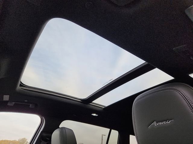 New 2026 Buick Enclave Avenir image 10