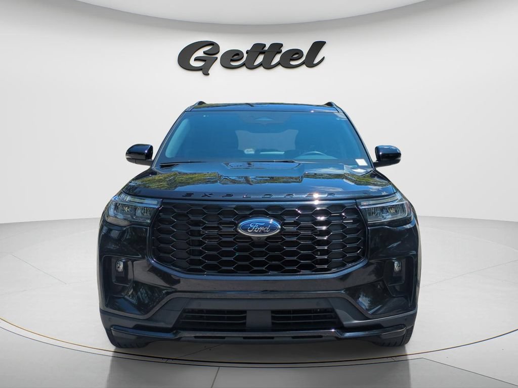 Used 2025 Ford Explorer ST-Line AWD/4WD image 2