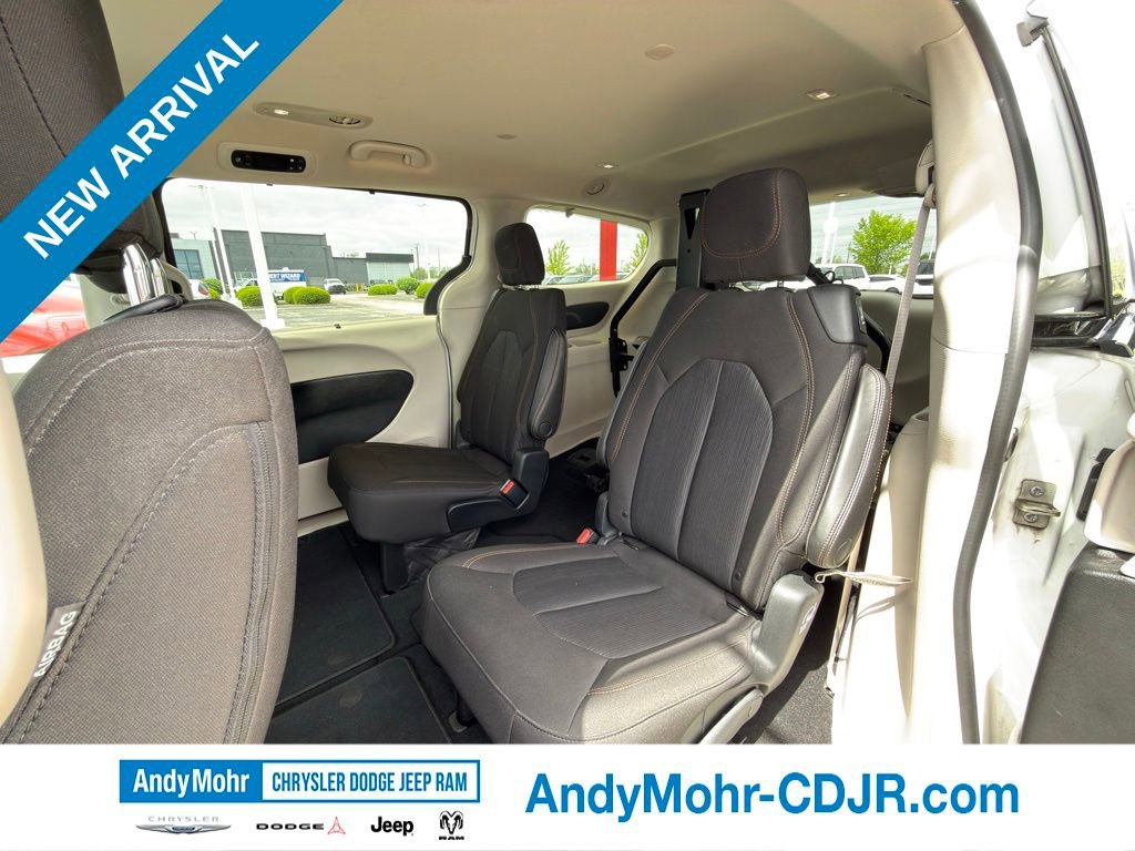 Used 2018 Chrysler Pacifica Touring Plus FWD image 27