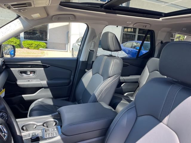 Used 2025 Honda Pilot Touring image 42