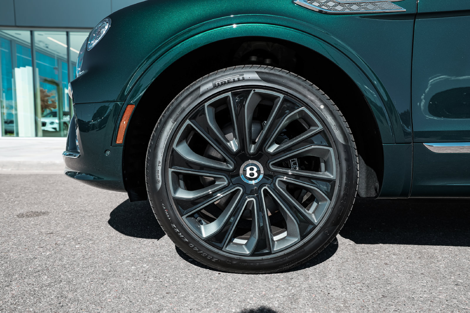 New 2027 Bentley Bentayga AWD/4WD image 6