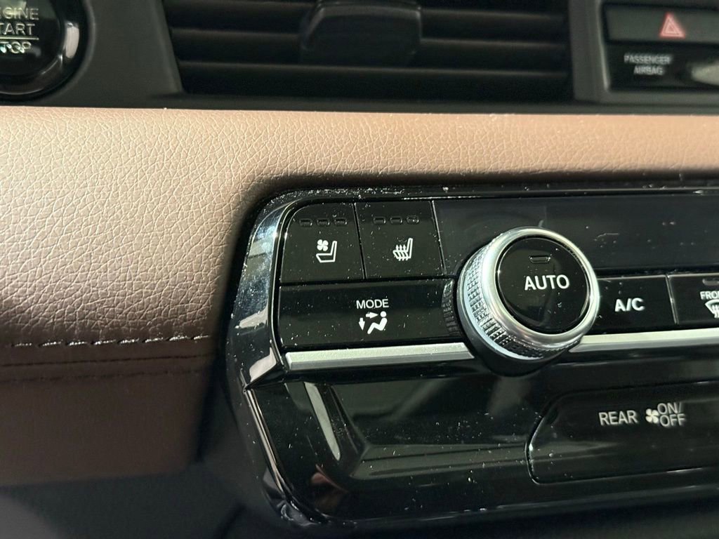 Used 2025 Honda Pilot Elite image 32