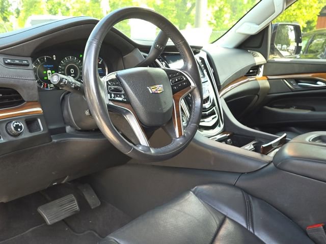 Used 2020 Cadillac Escalade Luxury RWD image 25