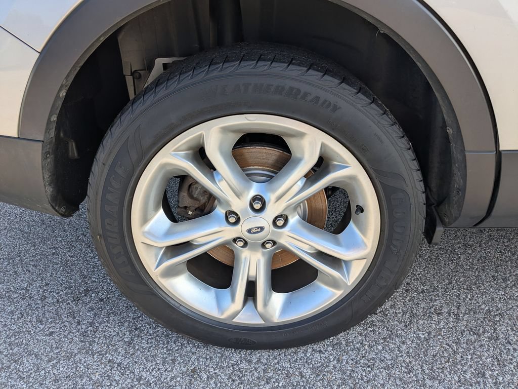 Used 2015 Ford Explorer Limited w/ Equipment Group 302A AWD/4WD image 20