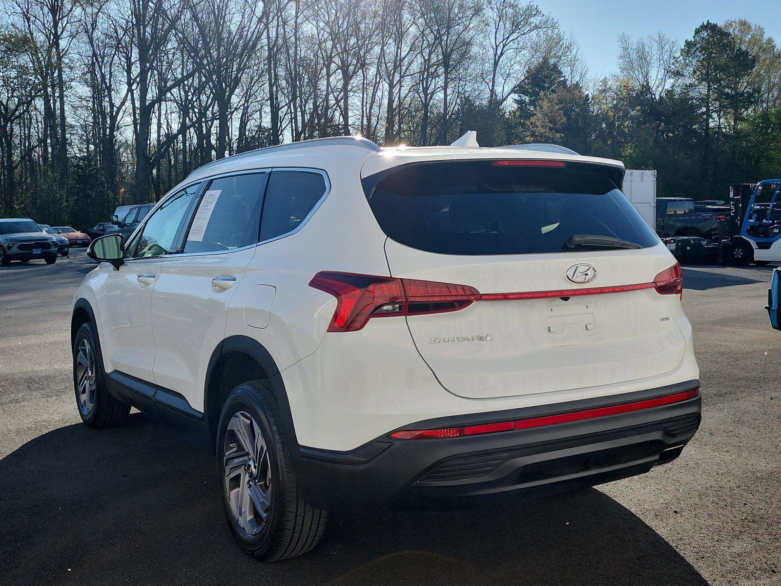 Used 2023 Hyundai Santa Fe SEL image 3