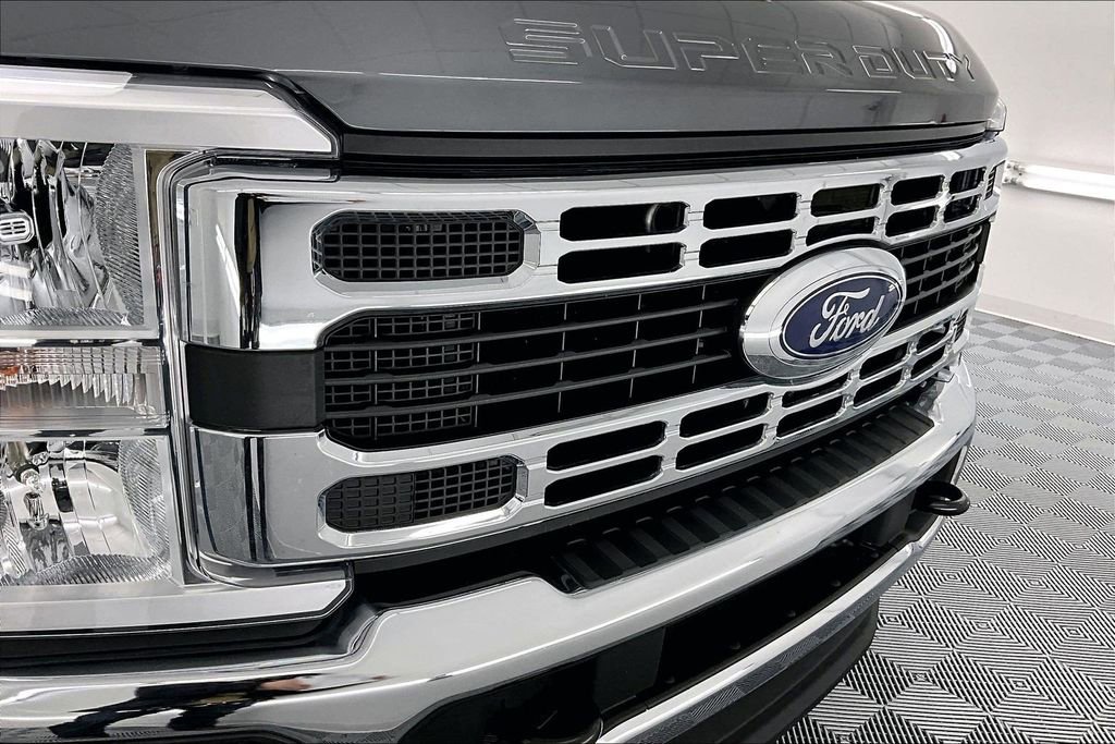 Used 2025 Ford F350 XLT w/ FX4 Off-Road Package image 25