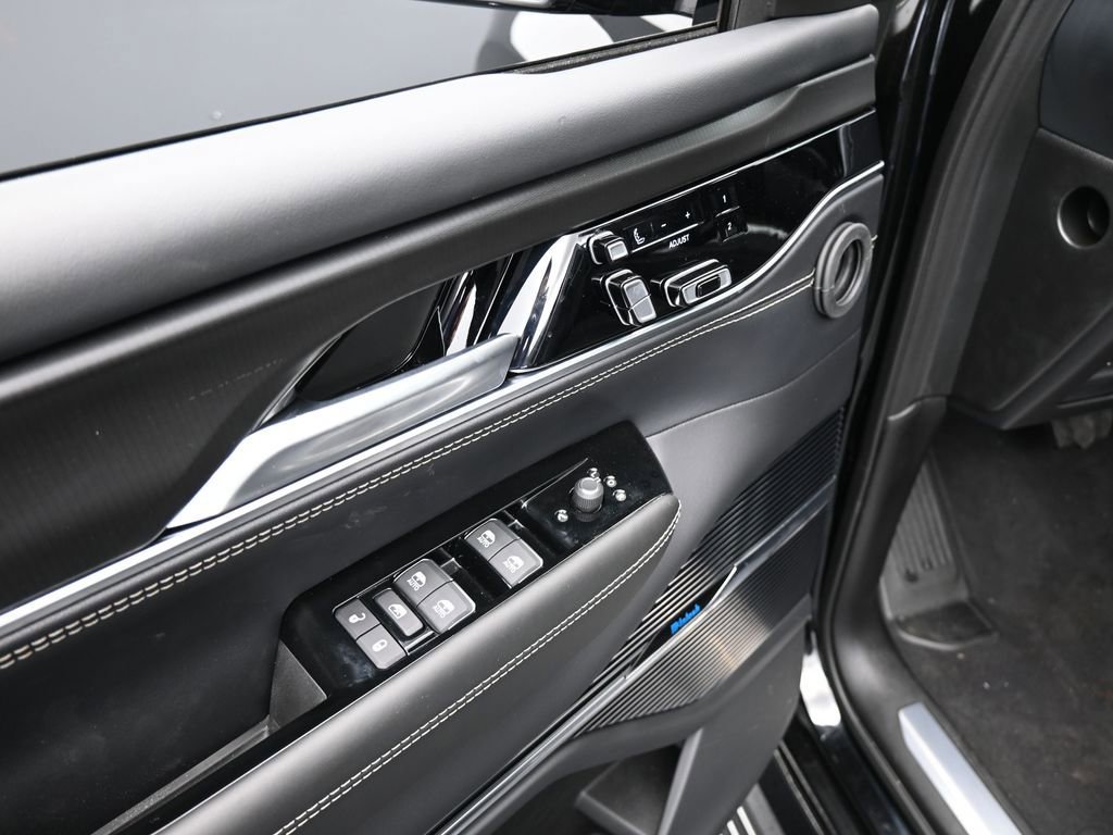 Used 2024 Jeep Grand Wagoneer Series II w/ Quick Order Packagew 28T image 13