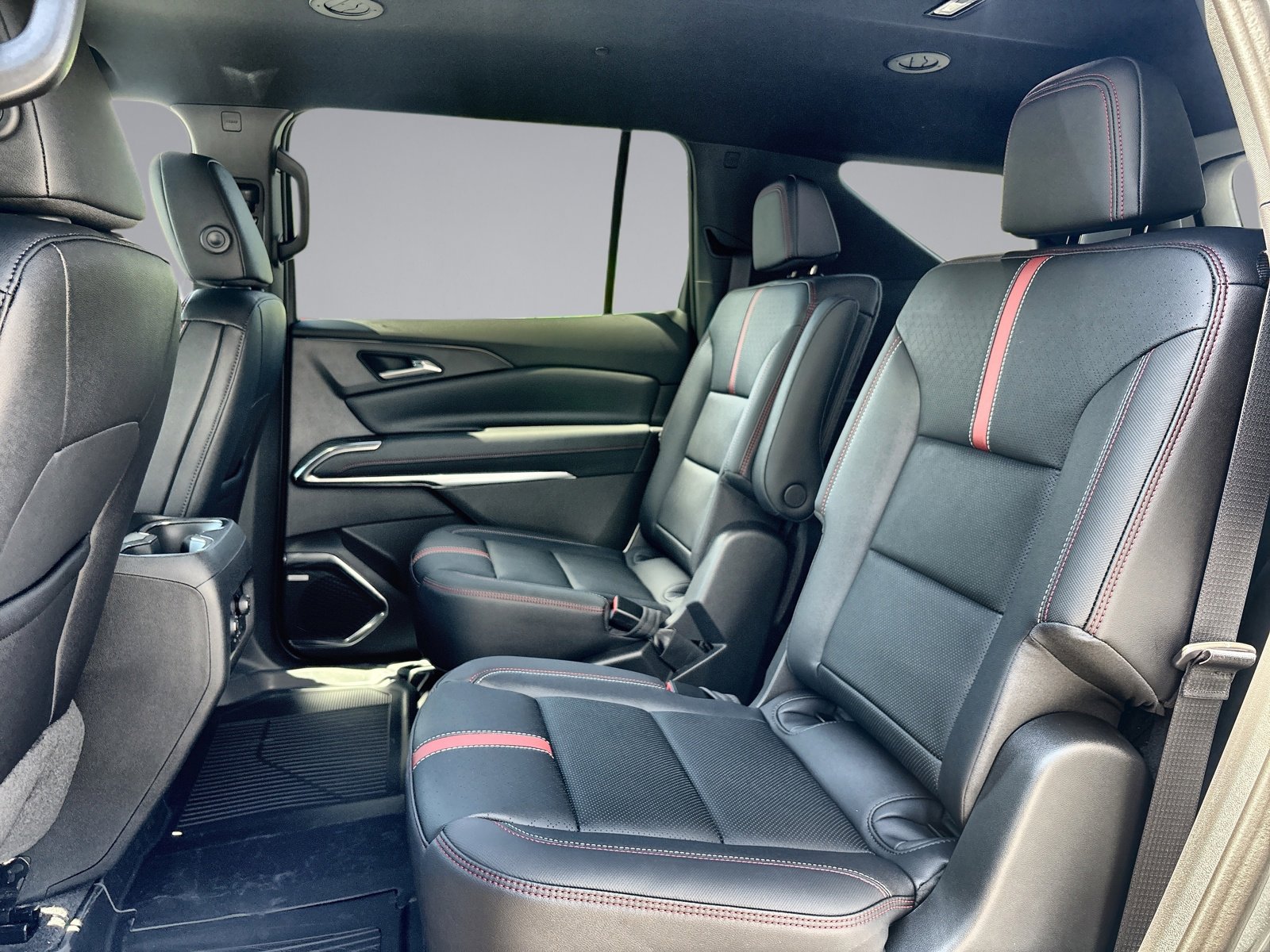 New 2026 Chevrolet Traverse RS w/ LPO, Floor Liner Package AWD/4WD image 32