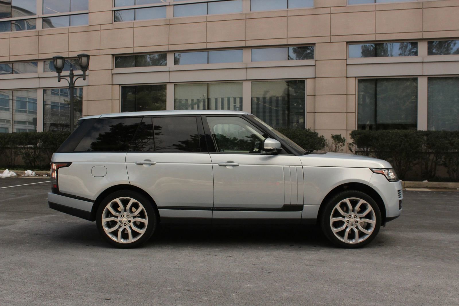 Used 2014 Land Rover Range Rover Supercharged AWD/4WD image 6