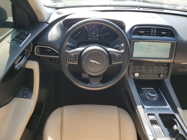 Used 2019 Jaguar F-PACE Premium image 16