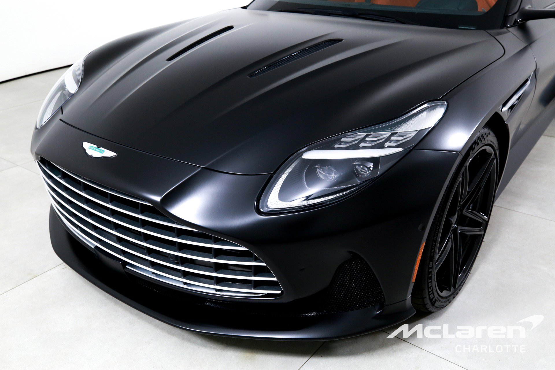 Used 2024 Aston Martin DB12 Coupe image 33