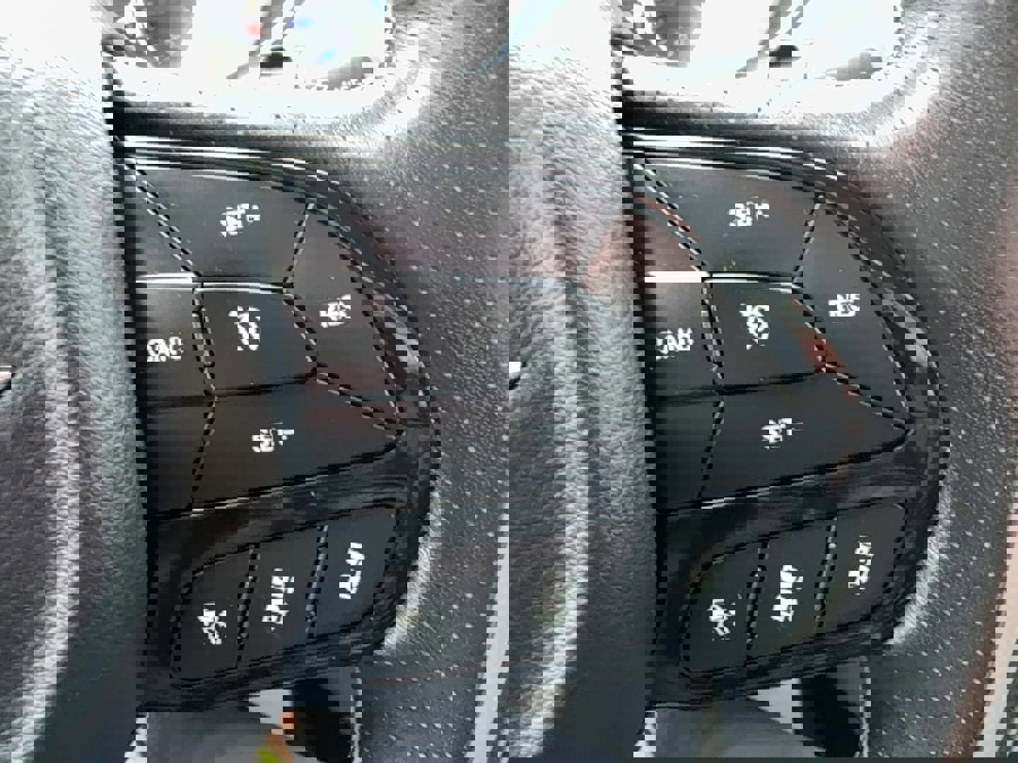 Used 2019 Chrysler Pacifica Limited image 29