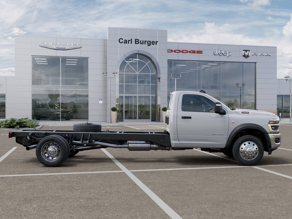 New 2025 RAM 5500 4x4 Regular Cab image 21