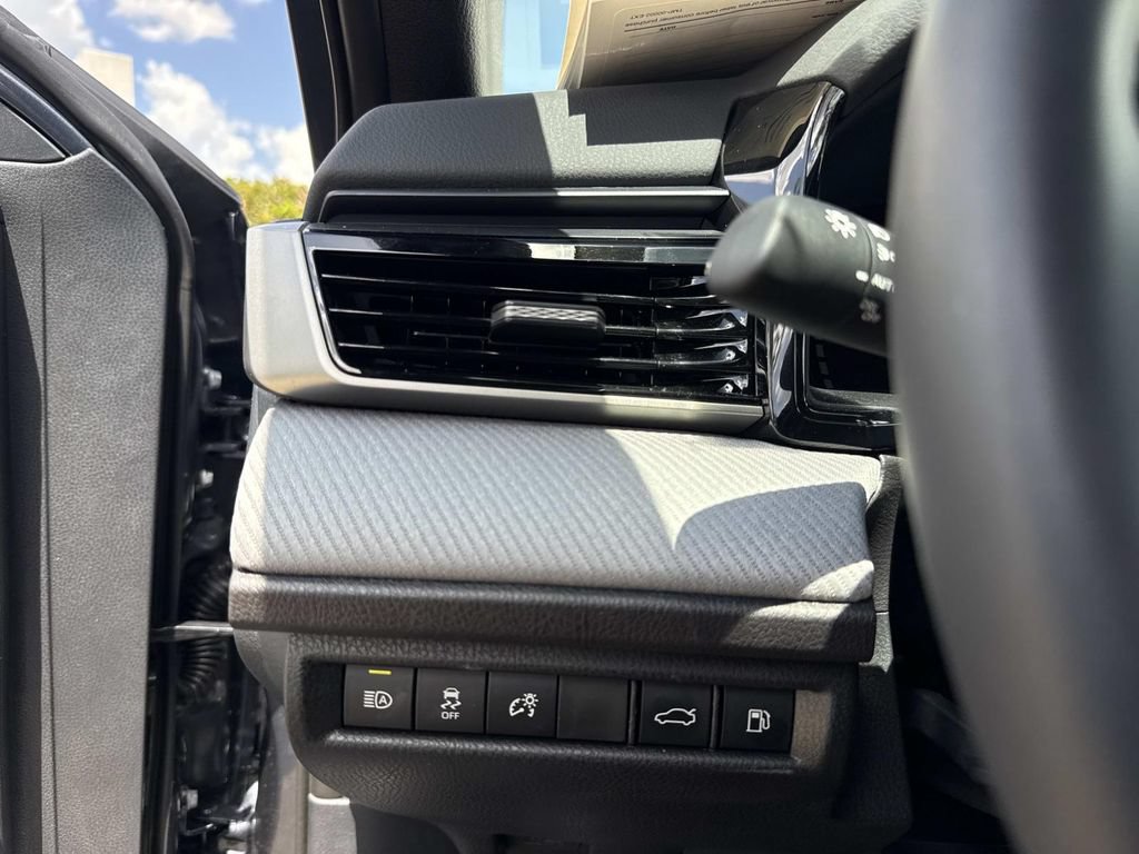 Used 2026 Toyota Camry SE FWD image 33