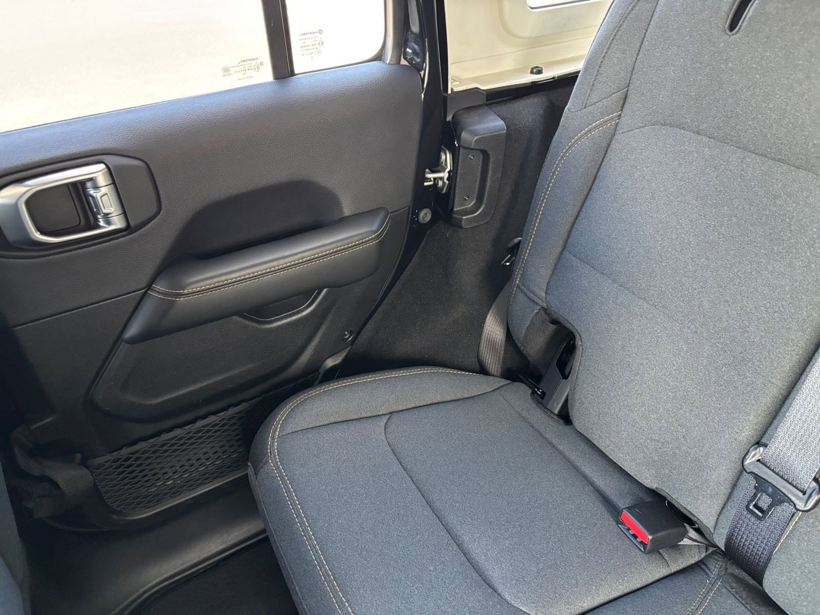 Used 2025 Jeep Wrangler Unlimited Sahara AWD/4WD image 39