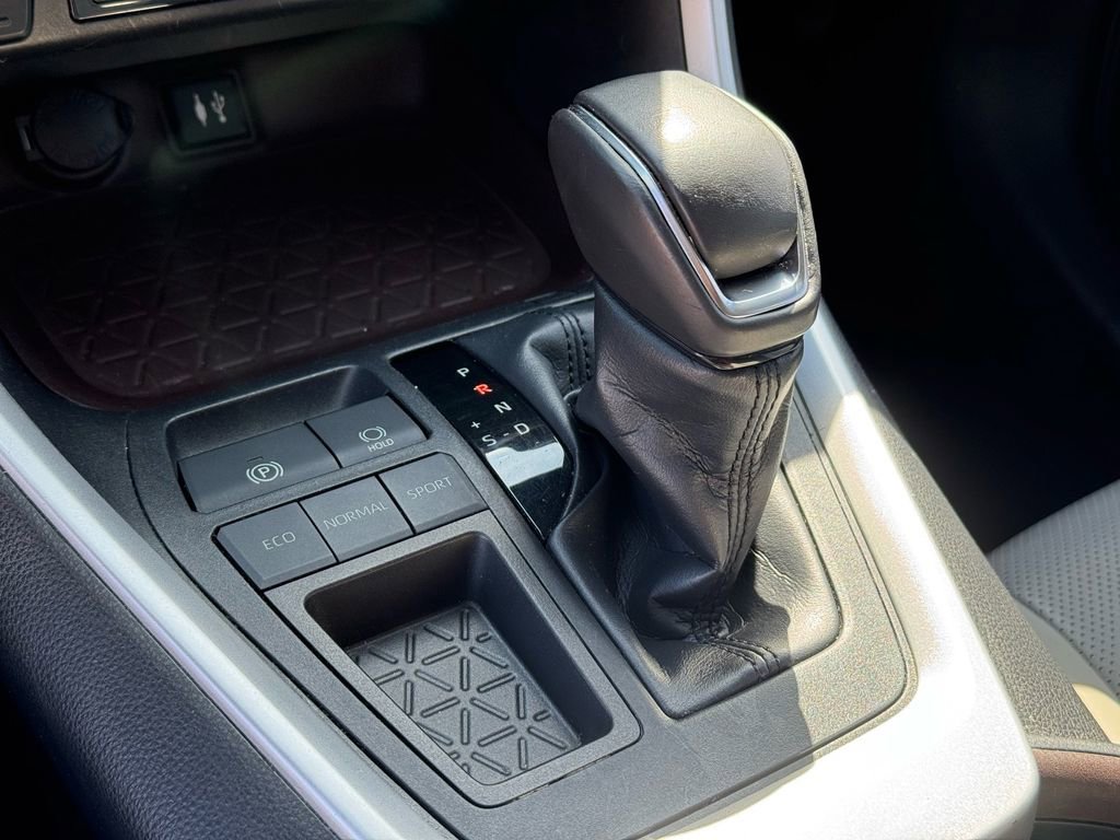 Used 2019 Toyota RAV4 Limited w/ Cold Weather Package image 29